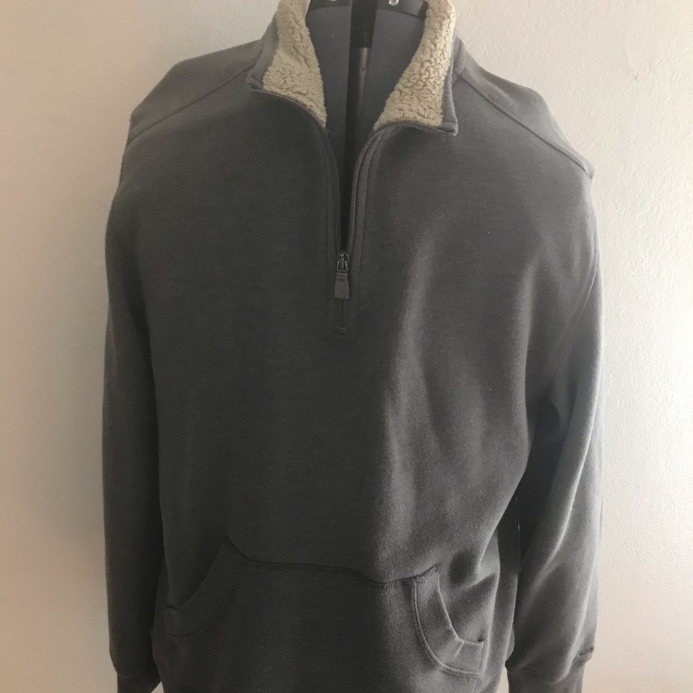 Gray sweatshirt​